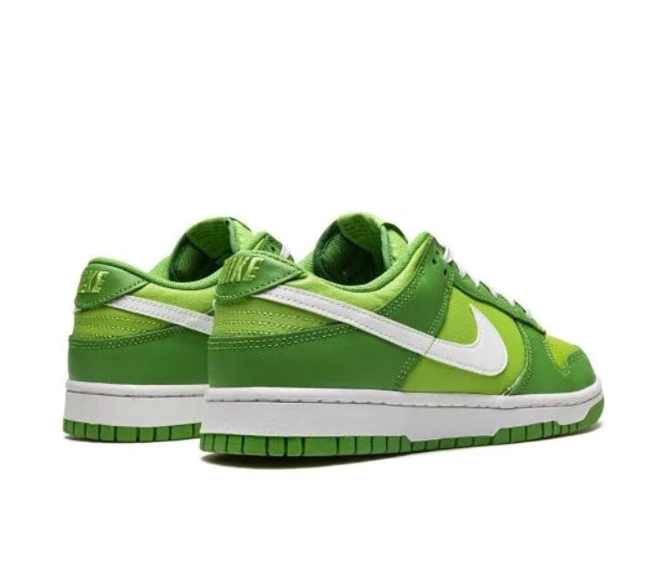 Nike Dunk Low “chlorophyll”